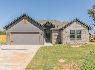 2320 Creek Dr, Granbury, TX 76048