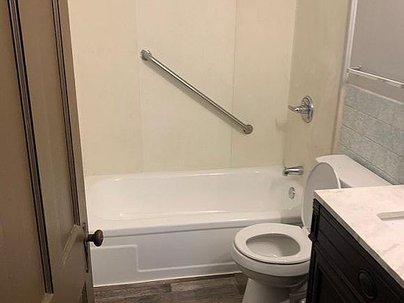 5th image of 7132 Lamont Dr