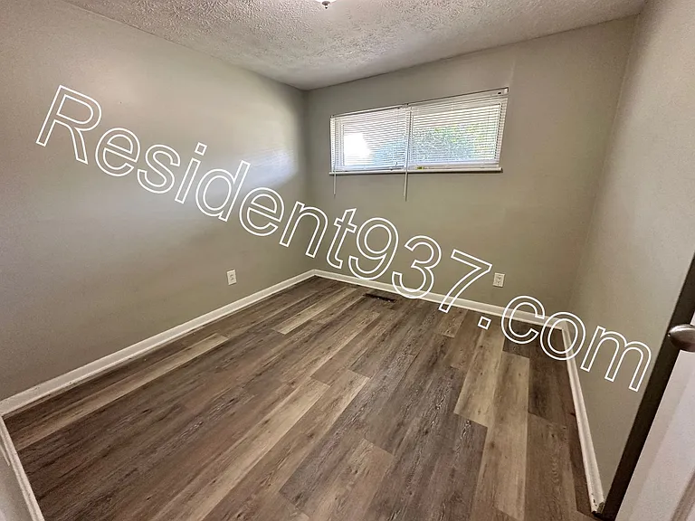 2295 Milesburn Dr — Photo 9