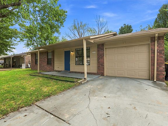2nd image of 14439 S Oak Ct
