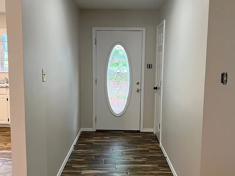 309 Stadium Dr — Photo 3