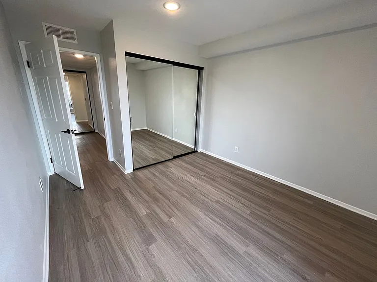 315 Virgil — Photo 47