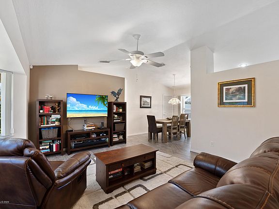4th image of 4362 Blue Lake Dr