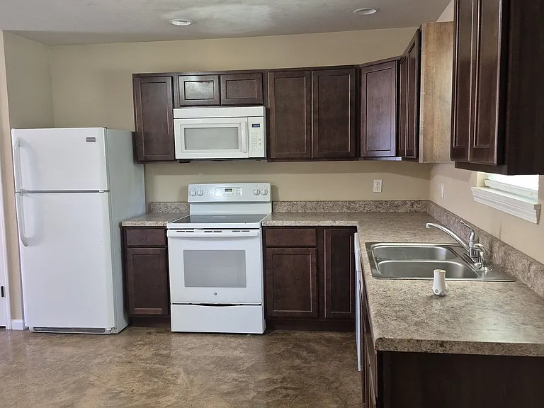 118 N Spruce St #1 — Photo 4
