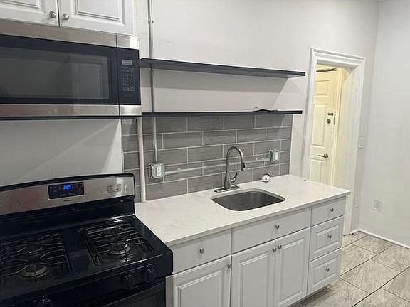 5th image of 2672 Kennedy Blvd