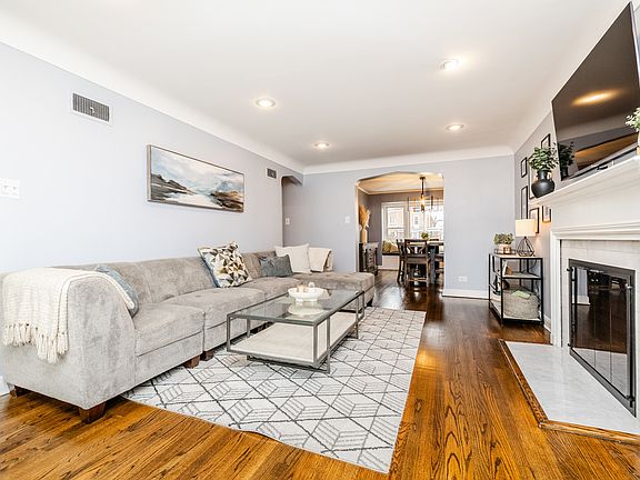 2nd image of 9734 S Central Park Ave