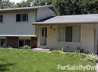 125 Springleaf Dr, Bolingbrook, IL 60440