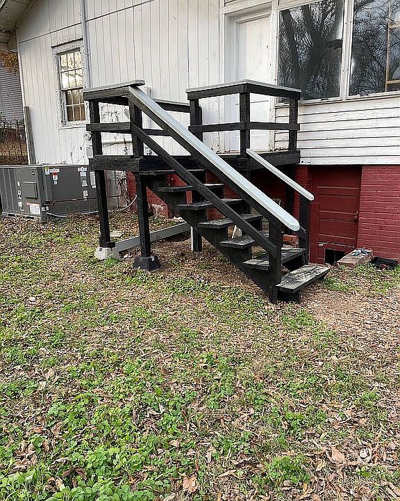 2nd image of 68 Paris St