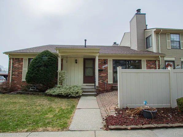 38889 Golfview Dr W, Clinton Township, MI 48038