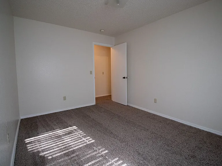 1706-08 Jennifer Cir — Photo 15
