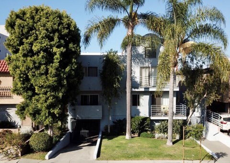1st image of 3756 Mentone Ave