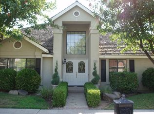 7666 N 9th St, Fresno, CA 93720