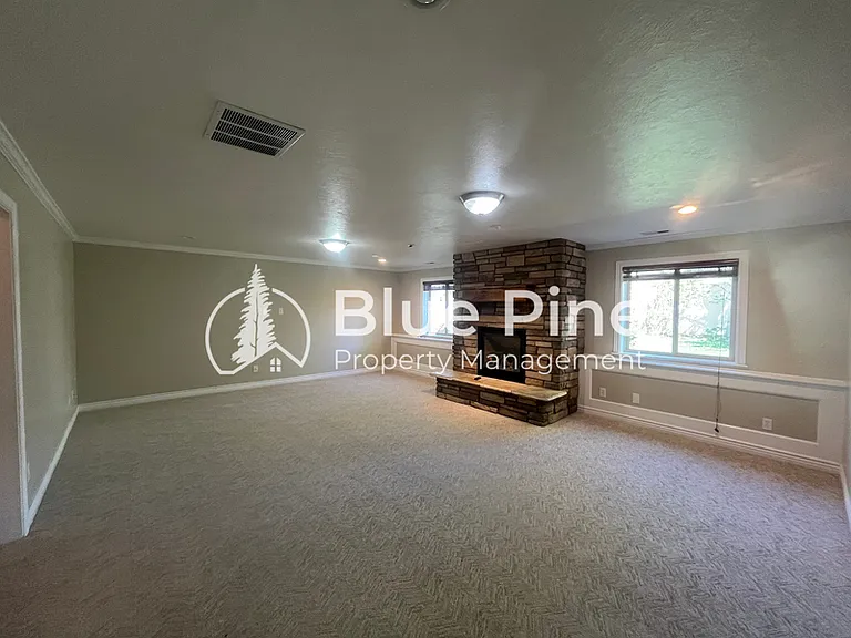 1941 N Oakbrook Rd — Photo 20