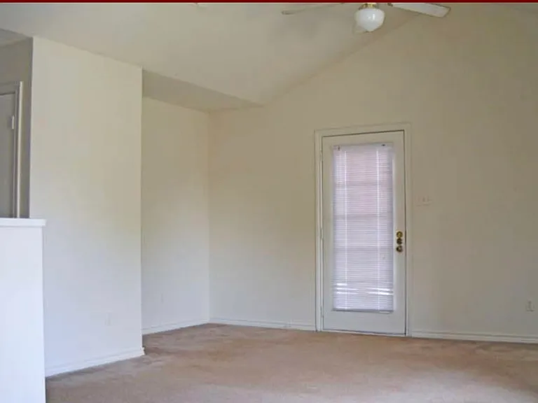 2518B Pecan Ridge Dr — Photo 2