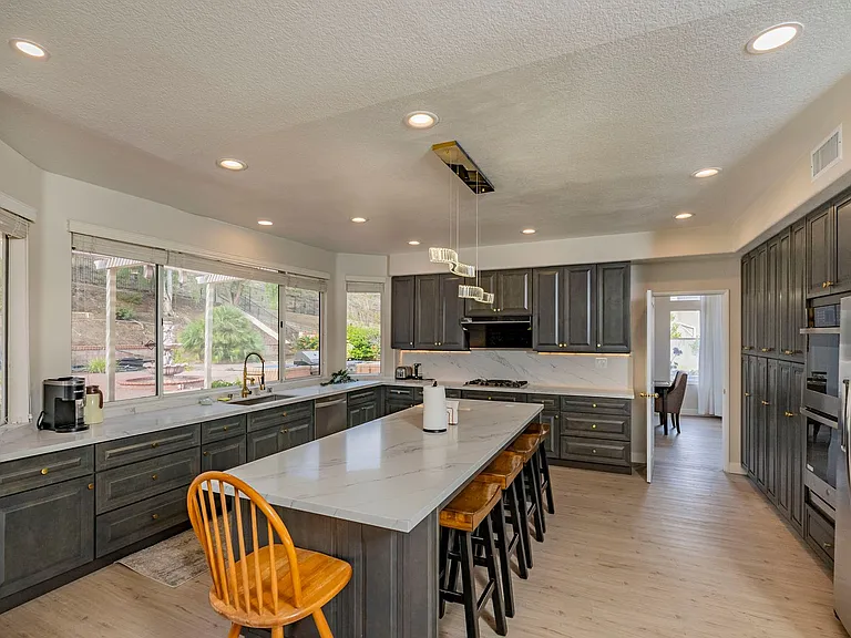 24123 Benfield Pl — Photo 1