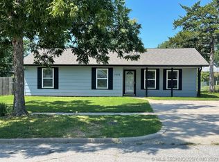 1639 S Oak Ave, Bartlesville, OK 74003