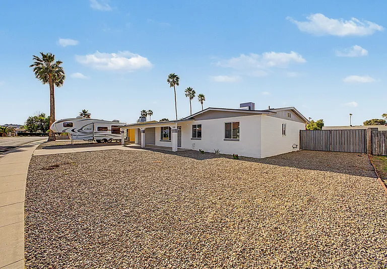 3430 E Poinsettia Dr — Photo 3