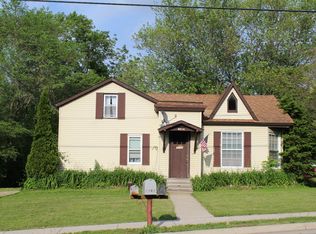 9214 Alden Rd, Harvard, IL 60033