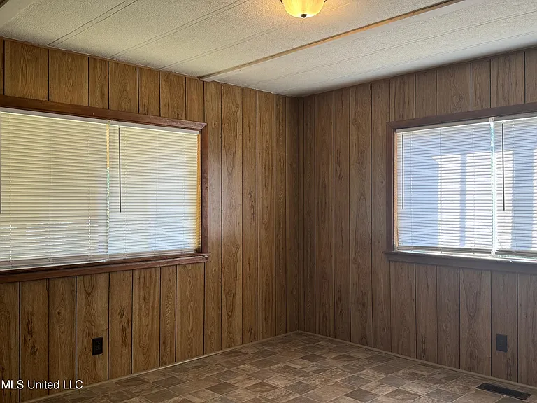 1213 Lake Shore Dr — Photo 7
