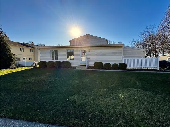 346 Deepwood Dr, Wadsworth, OH 44281