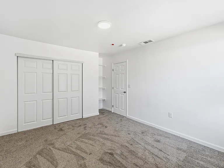 Oakbrook Apartments — Photo 26