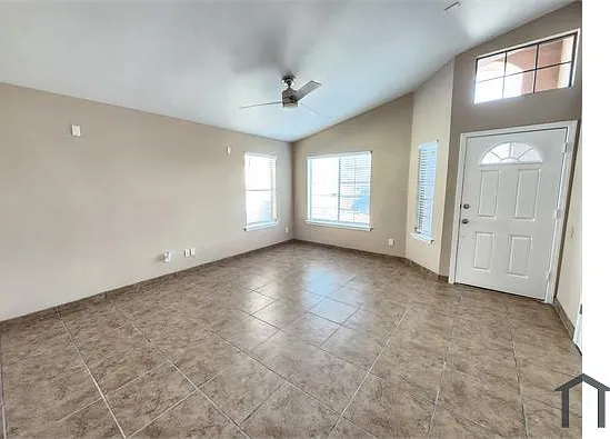 4 bed, 1942 sqft, $2,050 — Photo 3