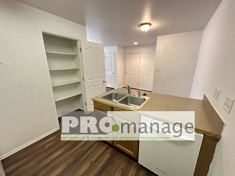 2592 Prospect Dr. — Photo 3