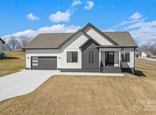 103 Pisgah Gap Dr, Candler, NC 28715