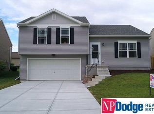 8717 Quest St, Omaha, NE 68122