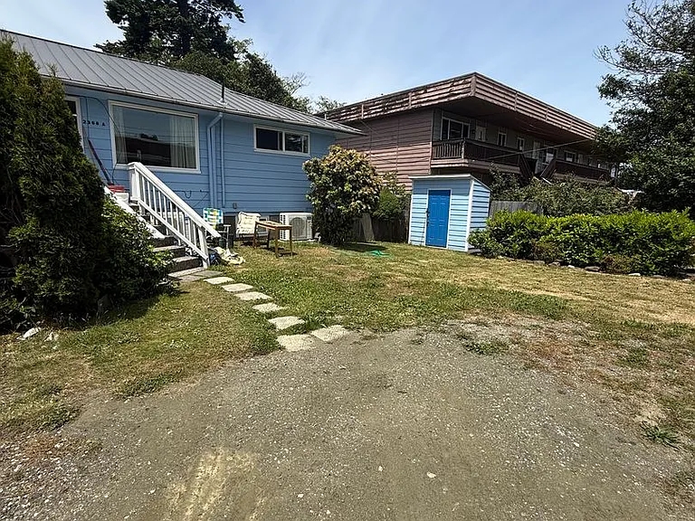 2368 Pacific Ave — Photo 2