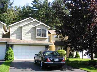 607 Highwood Cir, Albany, NY 12203