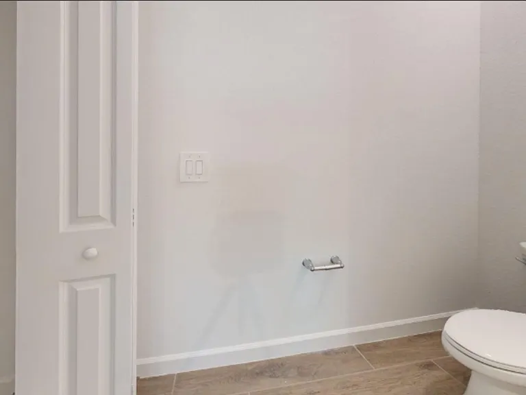 7949 Lakes Edge Ln — Photo 6