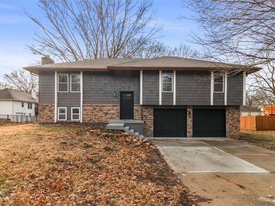 504 NW Chateau Dr, Blue Springs, MO 64014