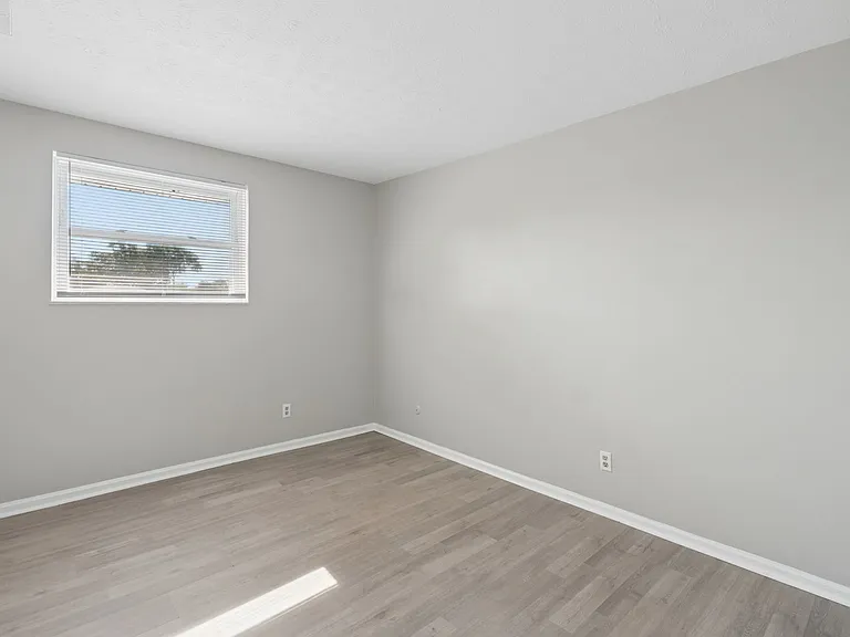 815 Riverview Dr #G — Photo 13