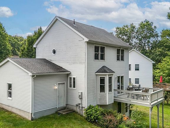 4th image of 8 Cobb Ln
