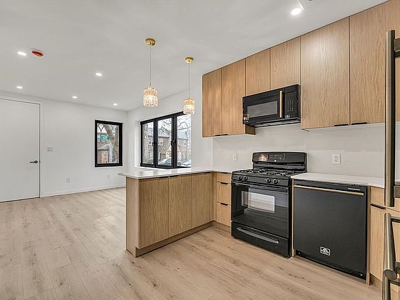 5th image of 85-45 67th Rd