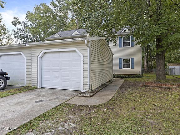 3rd image of 107 Greenford Pl
