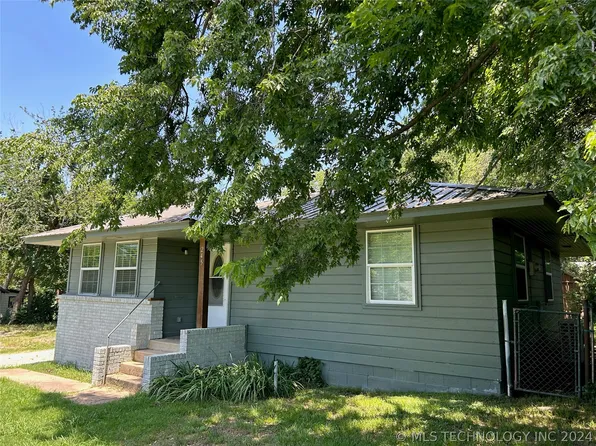 245 W 7th St, Atoka, OK 74525