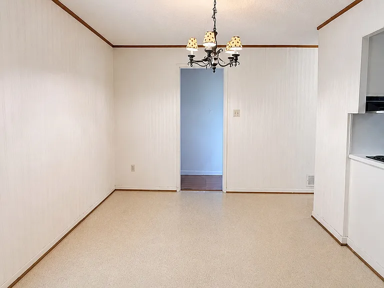 3543 Meadowview Ct — Photo 6
