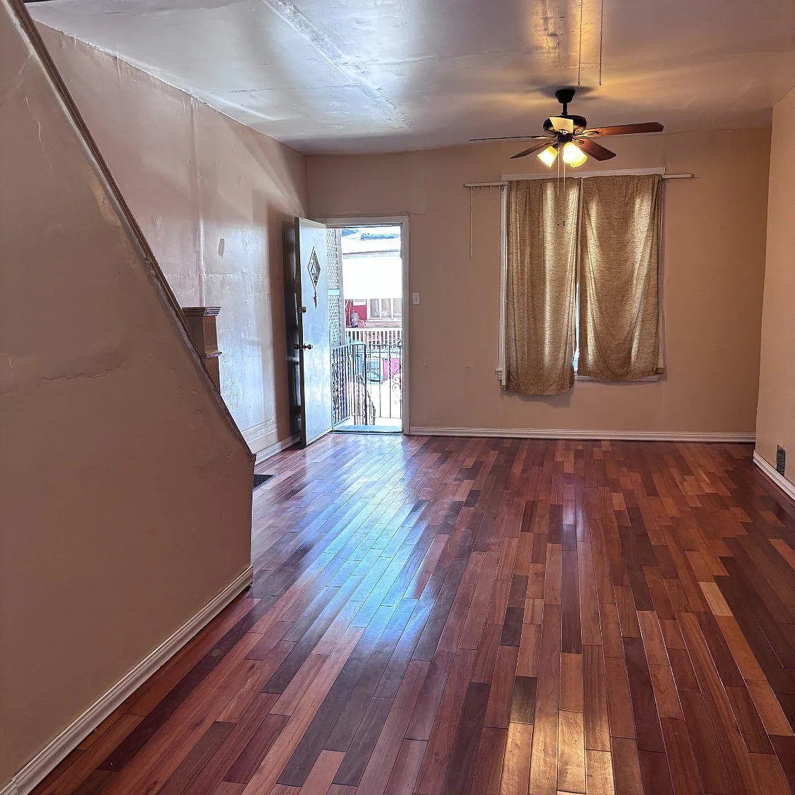 3 bed, 1.5 bath, 1040 sqft, $1,250 — Photo 2