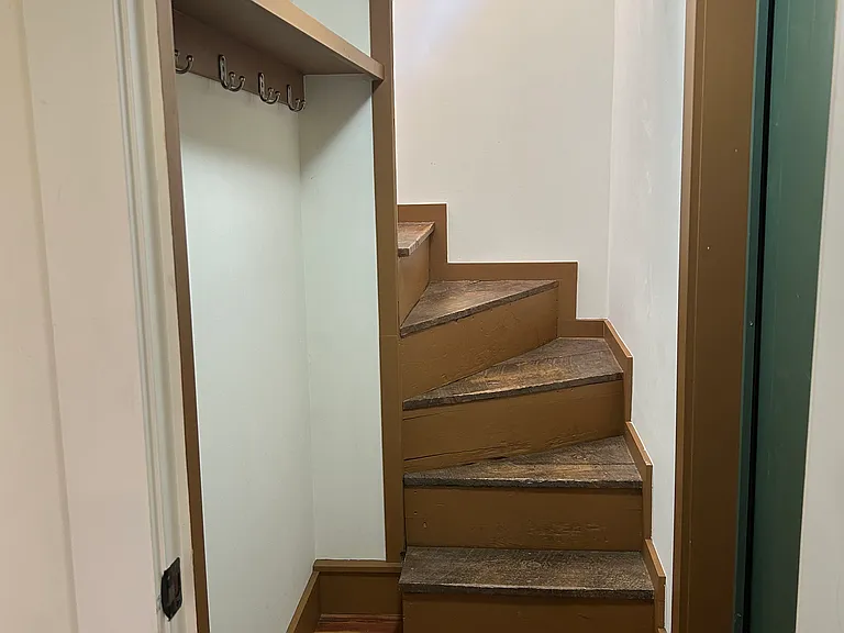 28 Blossom St #3 — Photo 9