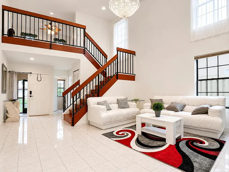 1710 Shoreside Cir — Photo 2