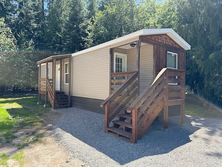 136 Cedar Hl — Photo 25