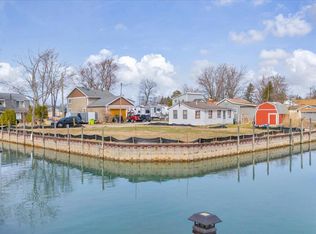 102 Island Ct, Algonac, MI 48001