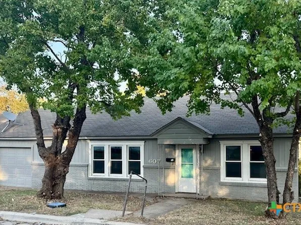 607 Park St, Gatesville, TX 76528