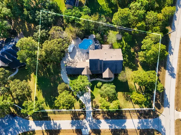 33319 White Oak Ct, Magnolia, TX 77354