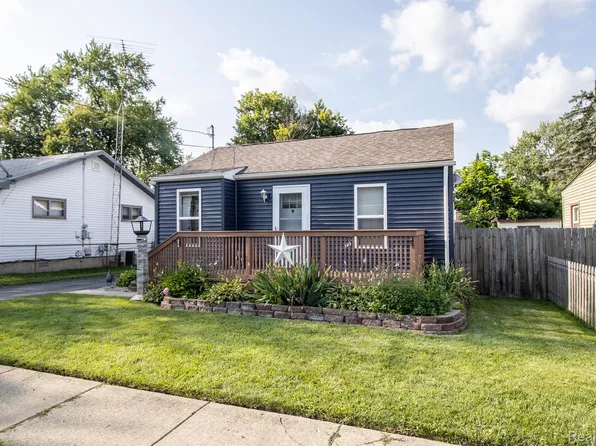 1497 Donovan St, Burton, MI 48529