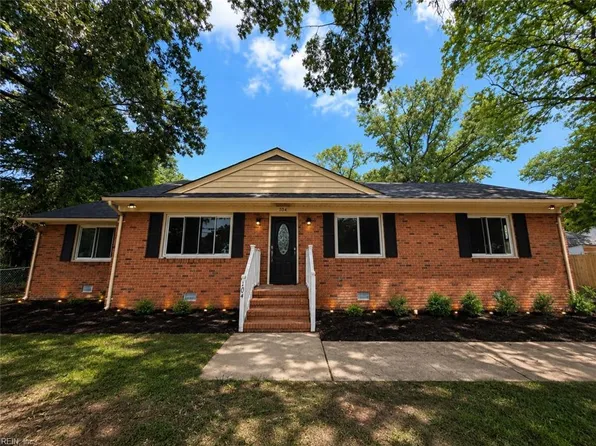 104 N Myra Dr, Hampton, VA 23661