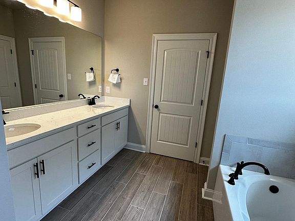 2nd image of 6866 Summerset Dr