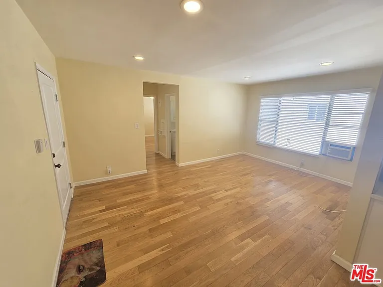 5950 Carlton Way #8 — Photo 5